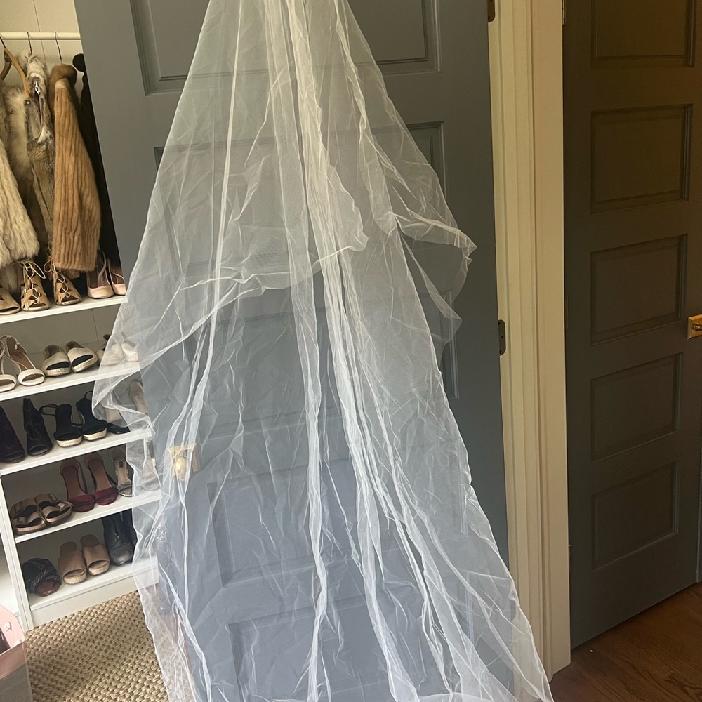 Cathedral length Augusta Jones plain white wedding veil - Picture 5 of 9